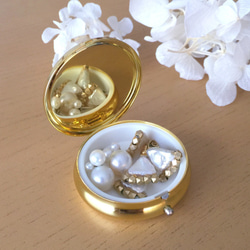 日式藥丸盒--金色--馬祖紋 第3張的照片