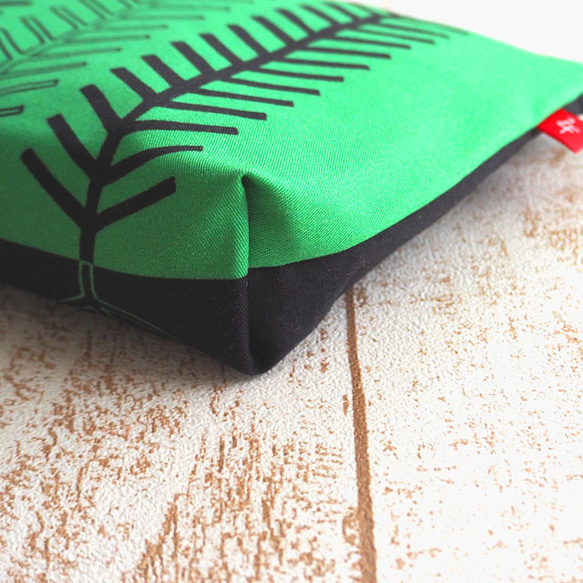 《送料無料》コスメポーチ 森 6枚目の画像