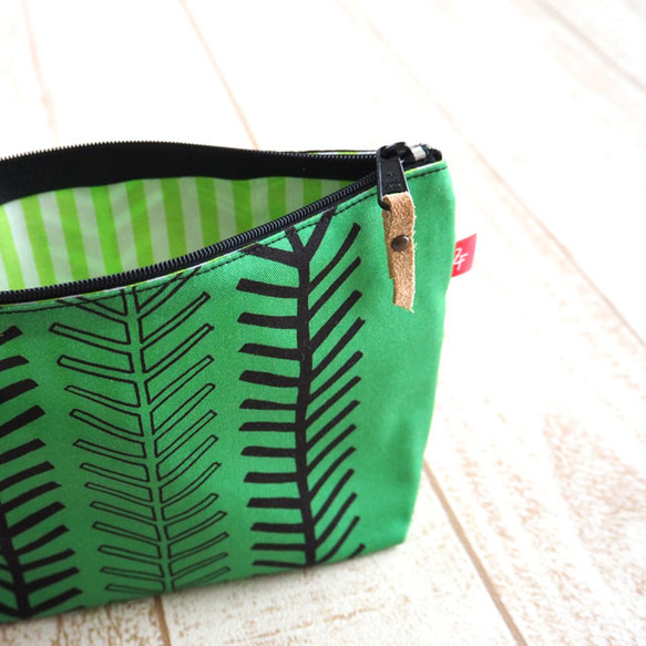《送料無料》コスメポーチ 森 7枚目の画像
