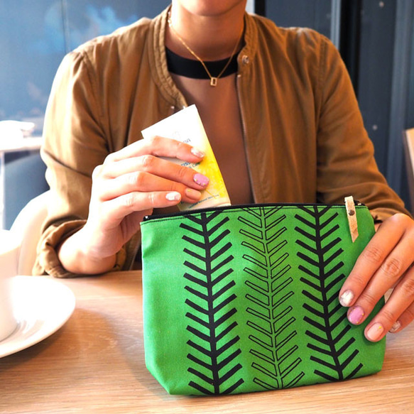 《送料無料》コスメポーチ 森 13枚目の画像