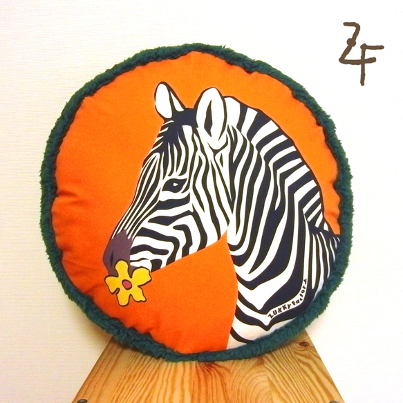 モコふわクッション シマウマ 1枚目の画像