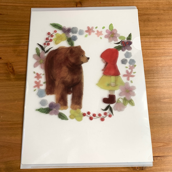 クマとニンゲンの女の子のポストカード＆クリアファイルのセット 5枚目の画像