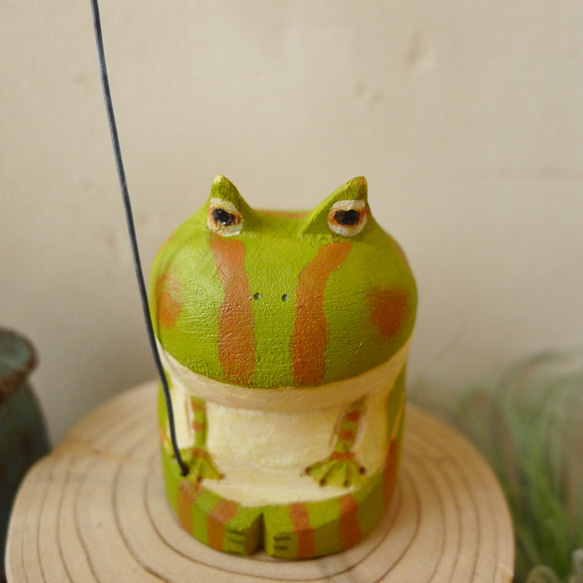 木彫り　蛙（ツノガエル）１ 3枚目の画像
