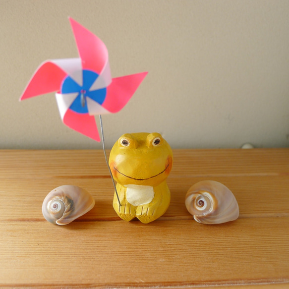 木彫り　蛙（イエロー） 6枚目の画像