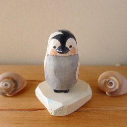 木彫り　ペンギン・「こりゃまた失礼いたしました！」 2枚目の画像