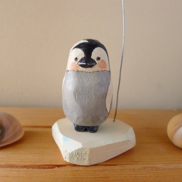木彫り　ペンギン・「こりゃまた失礼いたしました！」 7枚目の画像