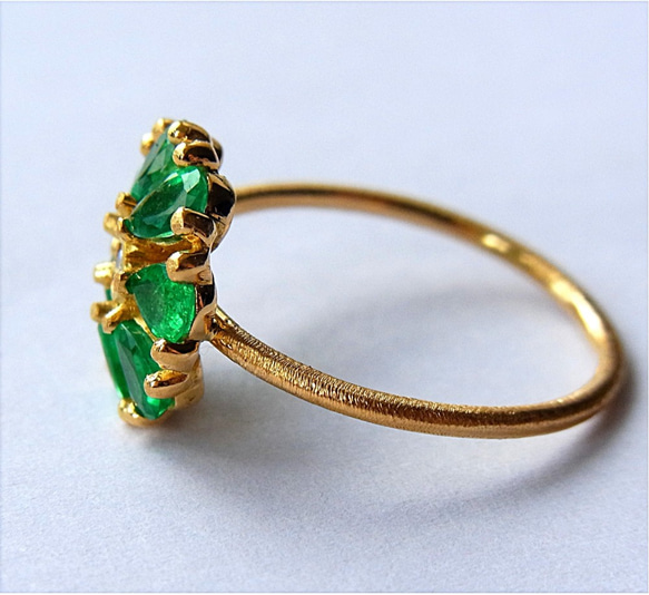 Emerald flower ring 3枚目の画像