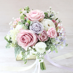 オーダーメイドブーケ22,000円～/白のウェディングドレスとピンク、ラベンダーパープル、白のクラッチ風ブーケと花冠 2枚目の画像