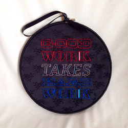 【オーダー作品】刺繍フープ壁掛け「Good Work takes Hard Work」 3枚目の画像