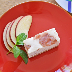 【期間限定】【冬ギフト】メープル焼きりんごのレアチーズケーキ ホール 2枚目の画像