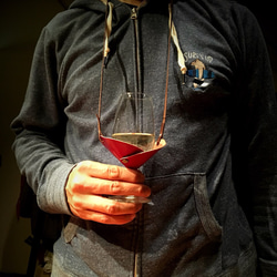革のワイングラスホルダー(ベルト調整機能あり/チョコ) 2枚目の画像