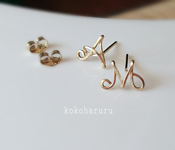 掲載商品】イニシャルピアス［14kgf］受注制作 ピアス（スタッド・一粒 