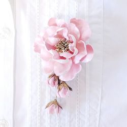 [K&#39;s 訂購] 舊玫瑰花蕾皮革胸花（小號/嬰兒粉） 第1張的照片