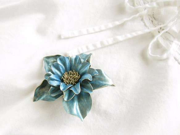 皮革胸花童話玫瑰（復古藍色） 第5張的照片