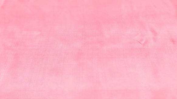 正絹 羽二重【赤③(ピンク)】50cm 胴裏地 はぎれ 2枚目の画像
