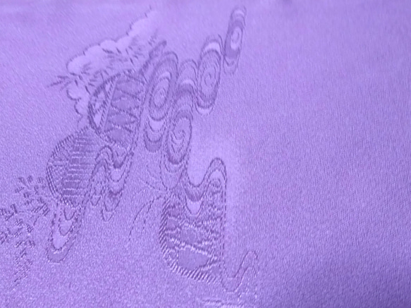 正絹着物地 はぎれ【流水に蛇籠模様織り出し】紫 ５０cm 3枚目の画像