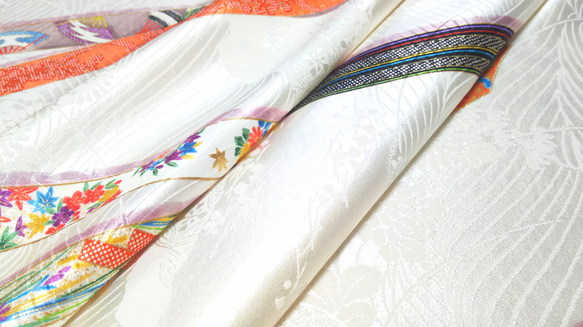 正絹 着物地 はぎれ【熨斗に草花模様】白・生成り 50cm はぎれ