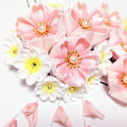 桜 つまみ細工の髪飾り 簪とＵピン ８点セット【ピンク･白･黄色】 3枚目の画像
