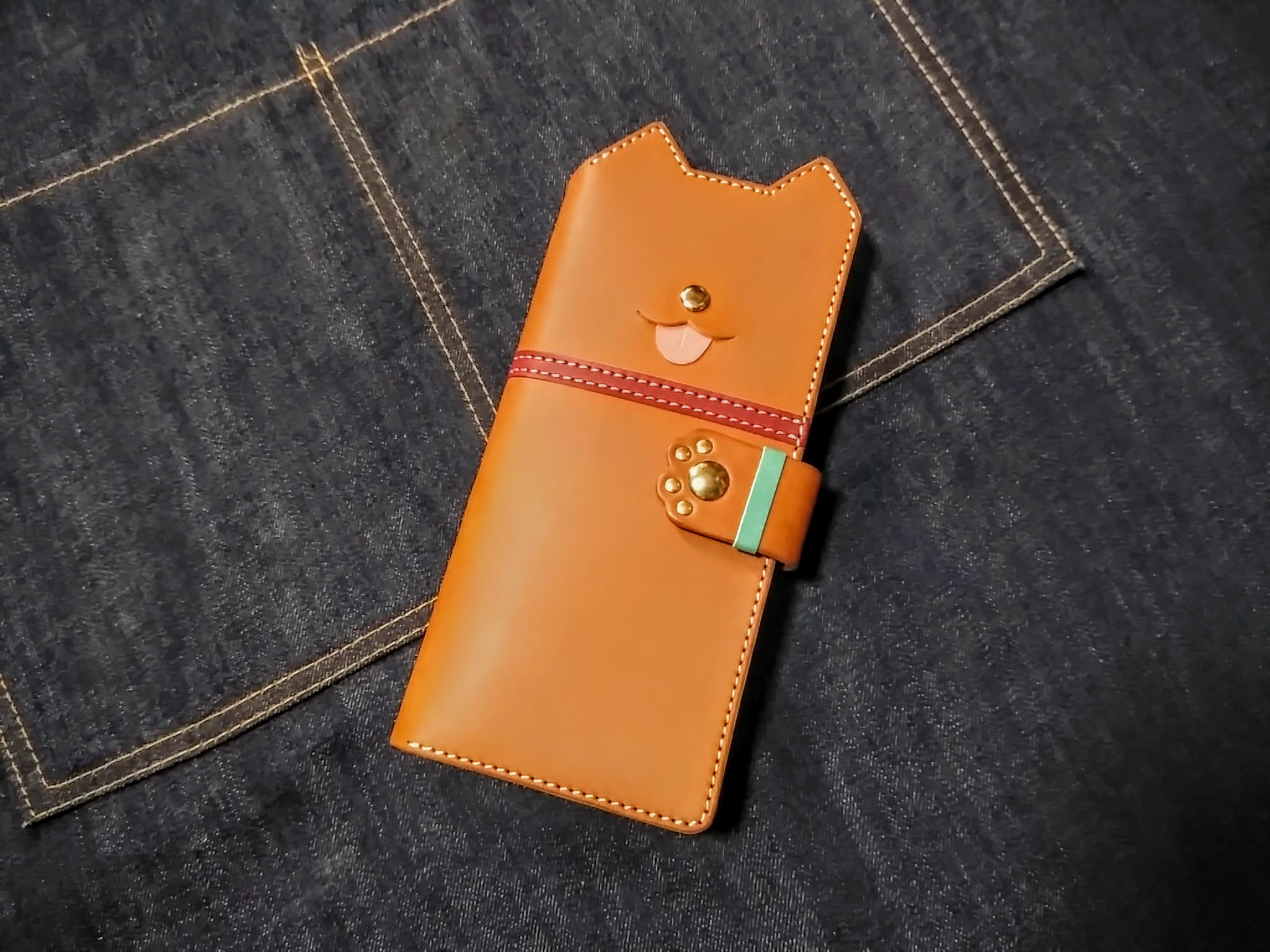 ガバッと開く小銭入れ＊ベロ出しわんこの長財布＊ボックスタイプ