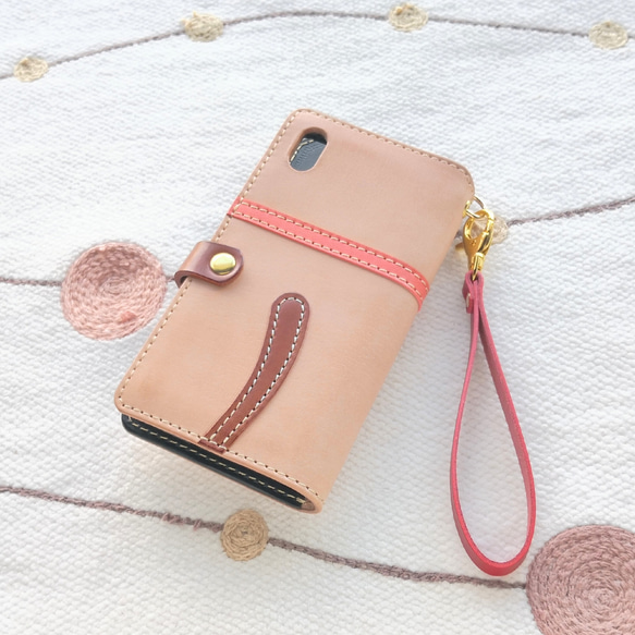 ＊leather sumyaho case＊手帳型 ハチワレ猫のレザースマホケース＊リボン付き＊ヌメ／全機種 2枚目の画像