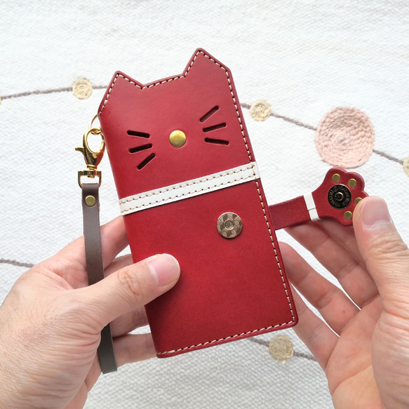 ＊leather sumyaho case＊手帳型 猫のレザースマホケース＊赤／全機種 2枚目の画像