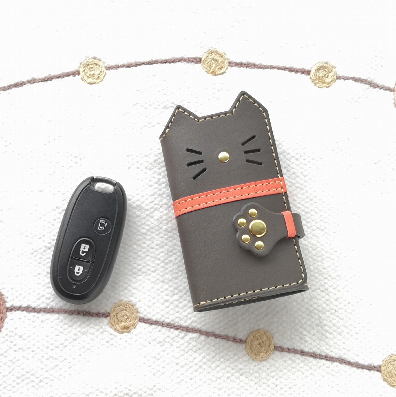 子猫の三つ折りレザーキーケース＊カードポケット付き／グレー