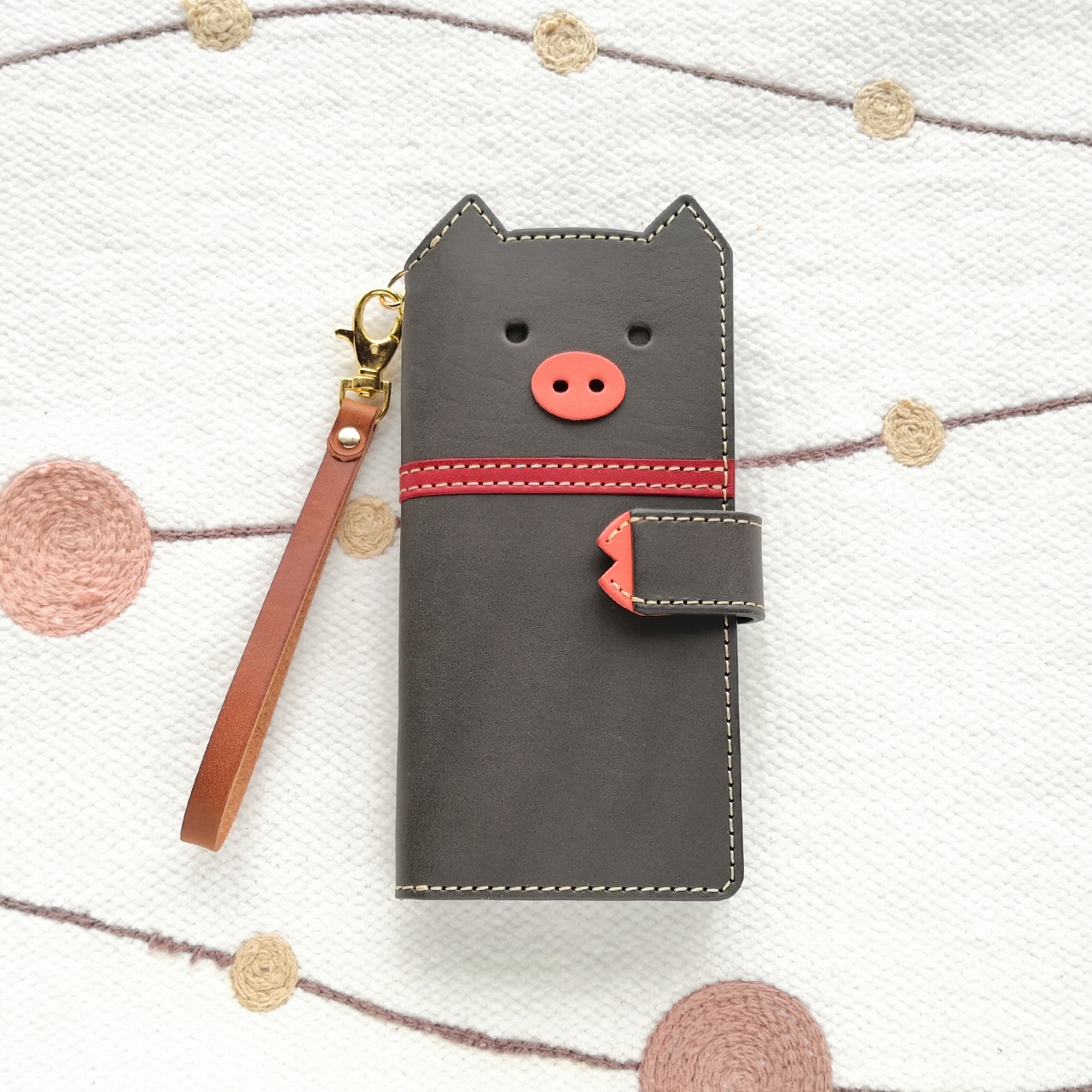 くるりんしっぽの豚さん 手帳型スマホケース＊グレー＊全機種