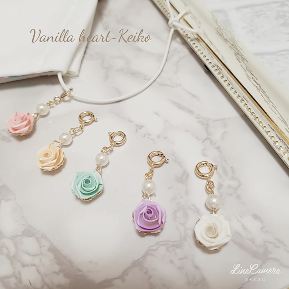 バラのマスクチャーム ピアス イヤリング ⭐️⭐️ハンドメイド 薔薇のマスクチャーム ピアス イヤリング ハンドメイド