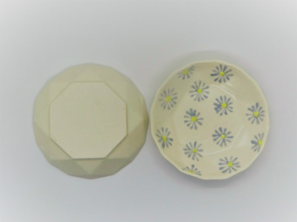 ブルーデイジー　ダイヤカット小皿　二枚組 4枚目の画像