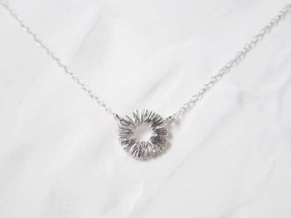 pineapple necklace〔sv/ rhodium  plating〕 1枚目の画像