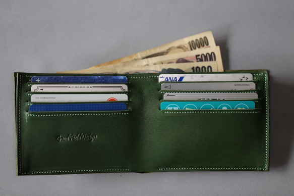 牛革　二つ折り財布（カード１６枚収納）緑 1枚目の画像