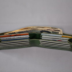 牛革　二つ折り財布（カード１６枚収納）緑 2枚目の画像