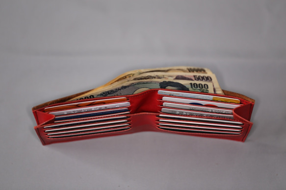 牛革　二つ折り財布（カード１６枚収納）赤・焦茶 2枚目の画像