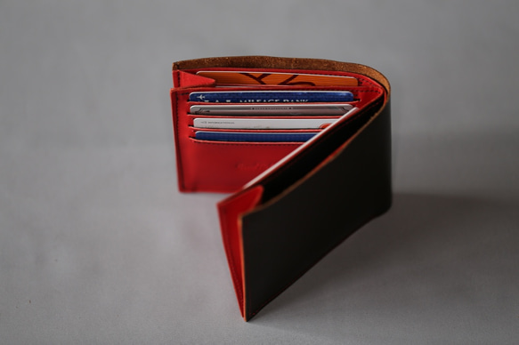 牛革　二つ折り財布（カード１６枚収納）赤・焦茶 4枚目の画像