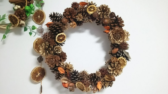 送料無料！33㎝大きな木の実のリース リース color 通販 4668777