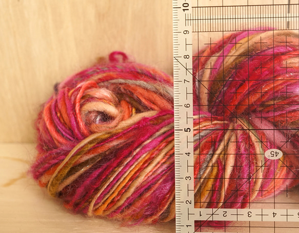手紡ぎ毛糸　-見習い魔女のリップスティック- 4枚目の画像