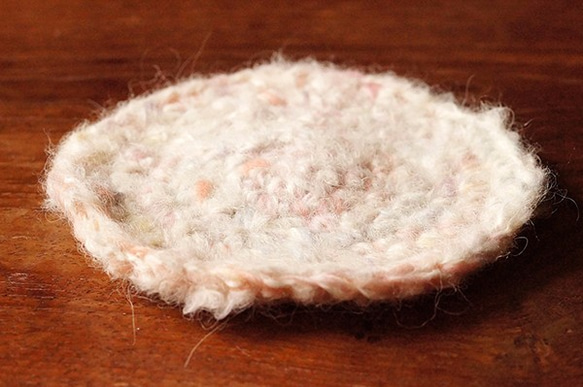 手紡ぎ糸のコースター（羊毛/アルパカ）　-シャンプー- 2枚目の画像