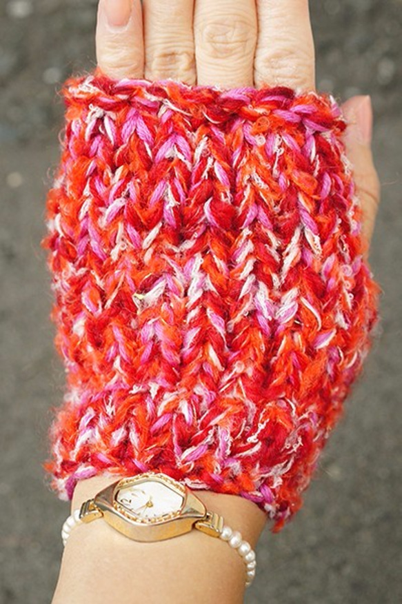 手紡ぎ糸のハンドウォーマー　-とっておきのリボン-　アームウォーマー　ミトン 3枚目の画像