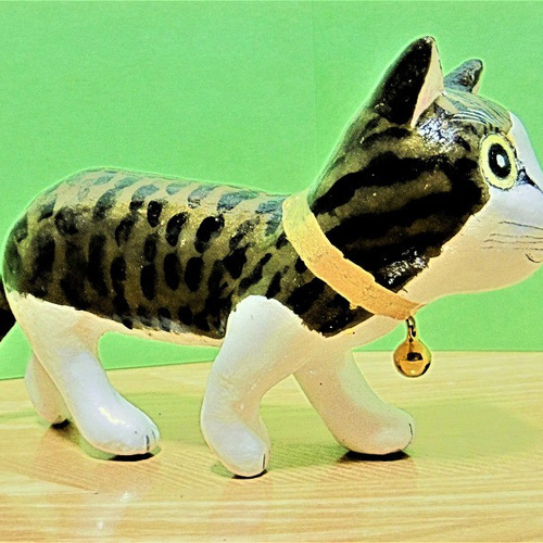 白キジ猫（中）置物＃10（紙粘土と新聞紙） その他置物 工房TAKA