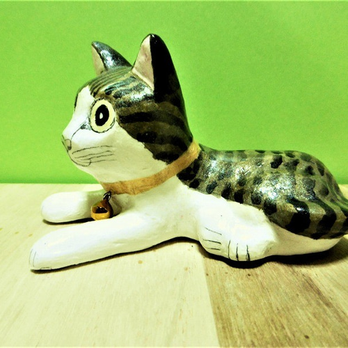 白キジ猫（中）置物＃38（紙粘土と新聞紙） その他置物 工房TAKA