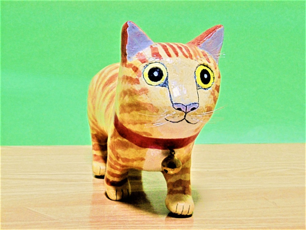 茶トラ猫(樹脂粘土)粘土細工 立つおねだり猫(茶トラ猫)(中)置物(石粉粘土と新聞紙) その他