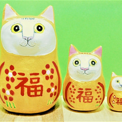 3つの猫のだるま（ゴールド）（大）と（中）と（小）置物16 1枚目の画像