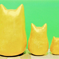 3つの猫のだるま（ゴールド）（大）と（中）と（小）置物16 2枚目の画像