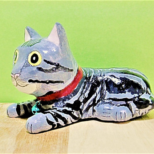猫（アメリカンショートヘア）（中）＃102（紙粘土と新聞紙