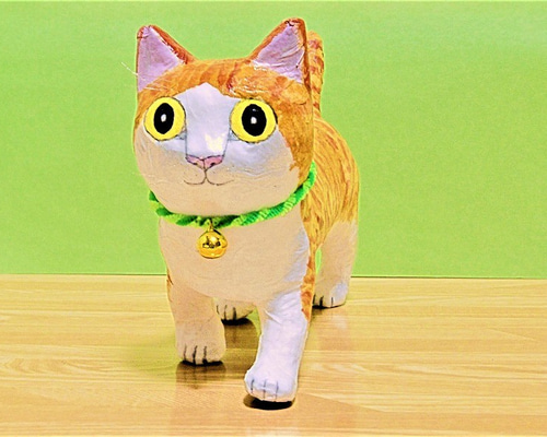 ねこページ 赤キジ猫（巨大）置物＃8（ペーパータオルと新聞紙） その他置物