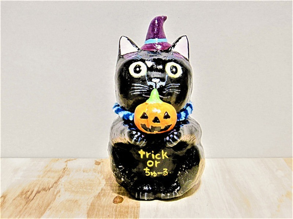 ハロウィンの黒猫（中）置物＃112（紙粘土と新聞紙） その他置物 工房