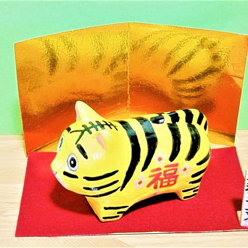 干支のトラ（大）置物＃1（石粉粘土と新聞紙） その他置物 工房TAKA