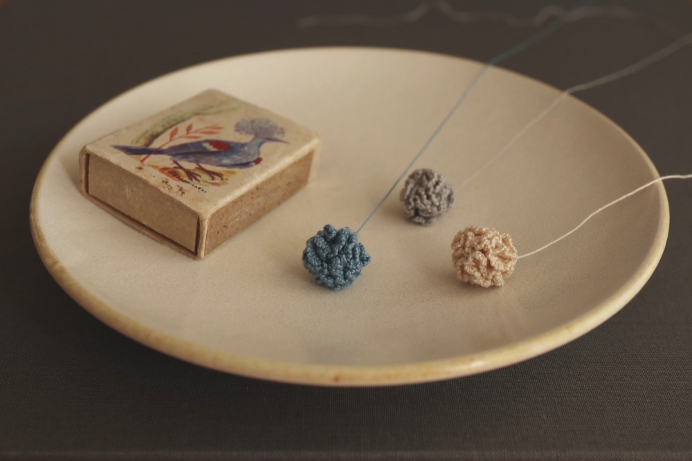 【Fril】糸のフリルボールピアス [綿] [φ15mm]