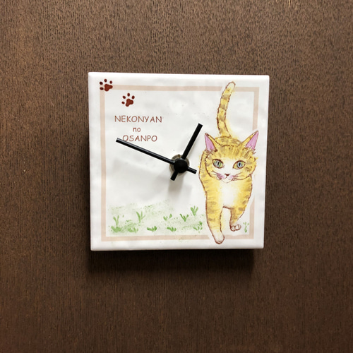 猫のタイル時計（お散歩ねこにゃん） 掛け時計・置き時計