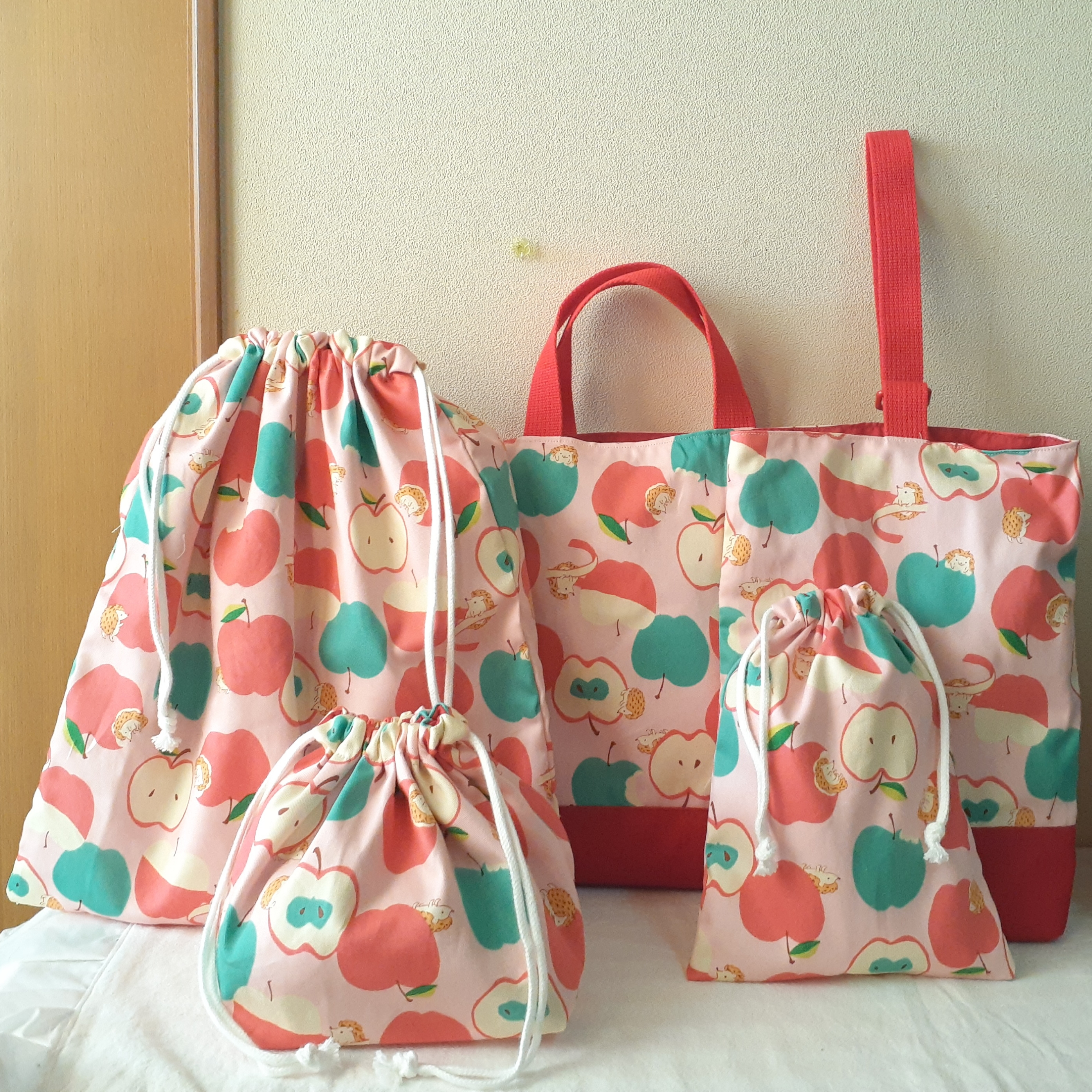 入園入学５点セット　りんごとはりねずみ